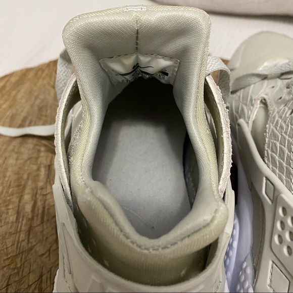 Nike Air Huarache Limited Edition Women’s Size 7.5 Premium Beige/Tan - Picture 11 of 16